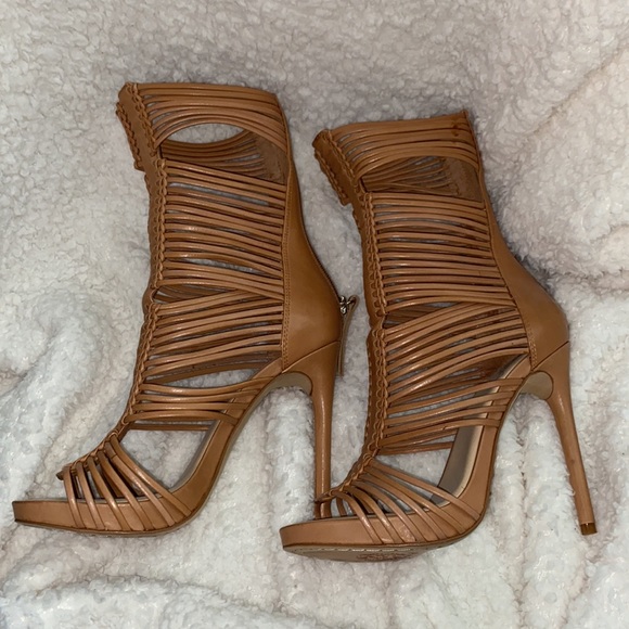 Vince Camuto Barbara Heel In Tan - Picture 4 of 6
